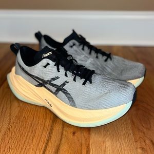 ASICS Superblast Men’s 10.5 D